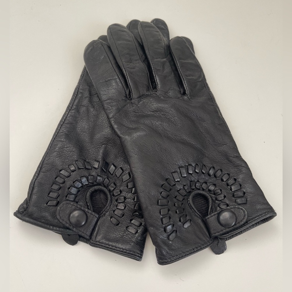 Lord & Taylor Black 100% Leather Driving Gloves Whipstitch Detail Snap Close